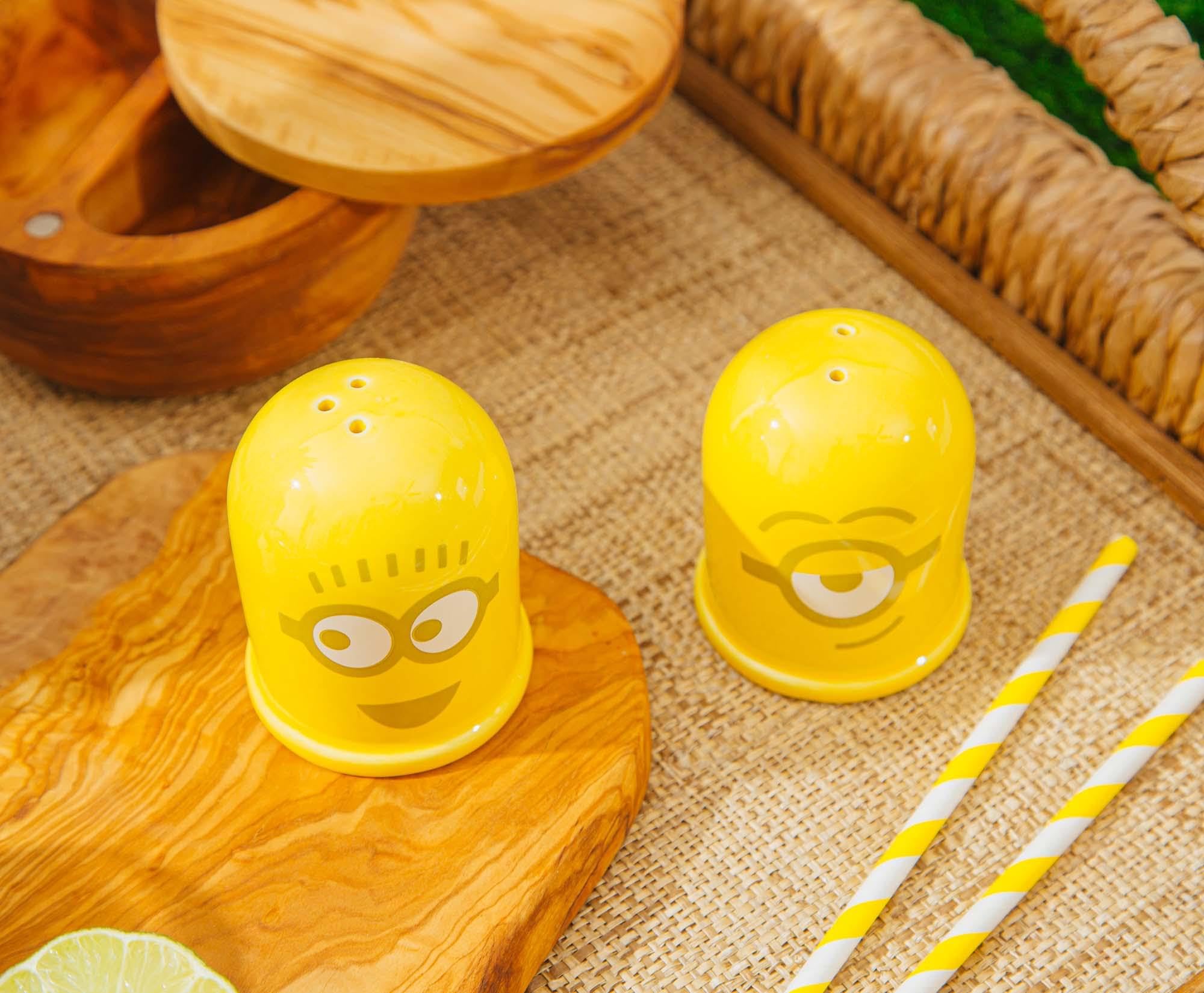 Foto 5 pulgar | Salero Y Pimentero Silver Buffalo Despicable Me Minions - Venta Internacional.