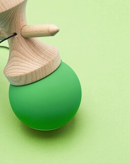 Foto 7 | Equilibrio De Textura Suave De Color Verde Oscuro Kendama Krom Pop - Venta Internacional.