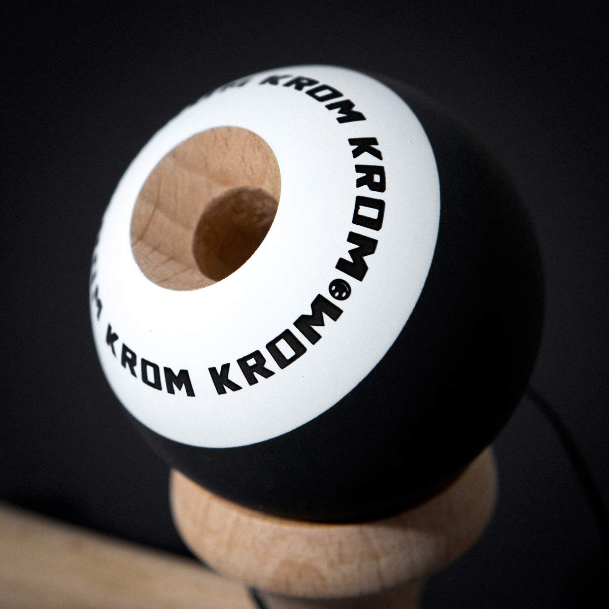 Foto 7 pulgar | Juguete Kendama Krom Pop Verde Lima Para Mantener El Equilibrio Y Los Reflejos - Venta Internacional.