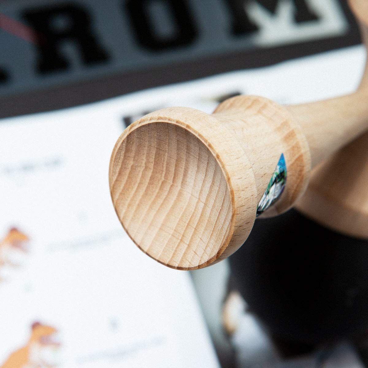 Foto 7 | Juguete Kendama Krom Pop Verde Lima Para Mantener El Equilibrio Y Los Reflejos - Venta Internacional.