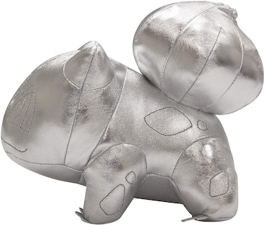 Foto 7 | Peluche Plateado Bulbasaur Pokémon 25 Aniversario - Venta Internacional