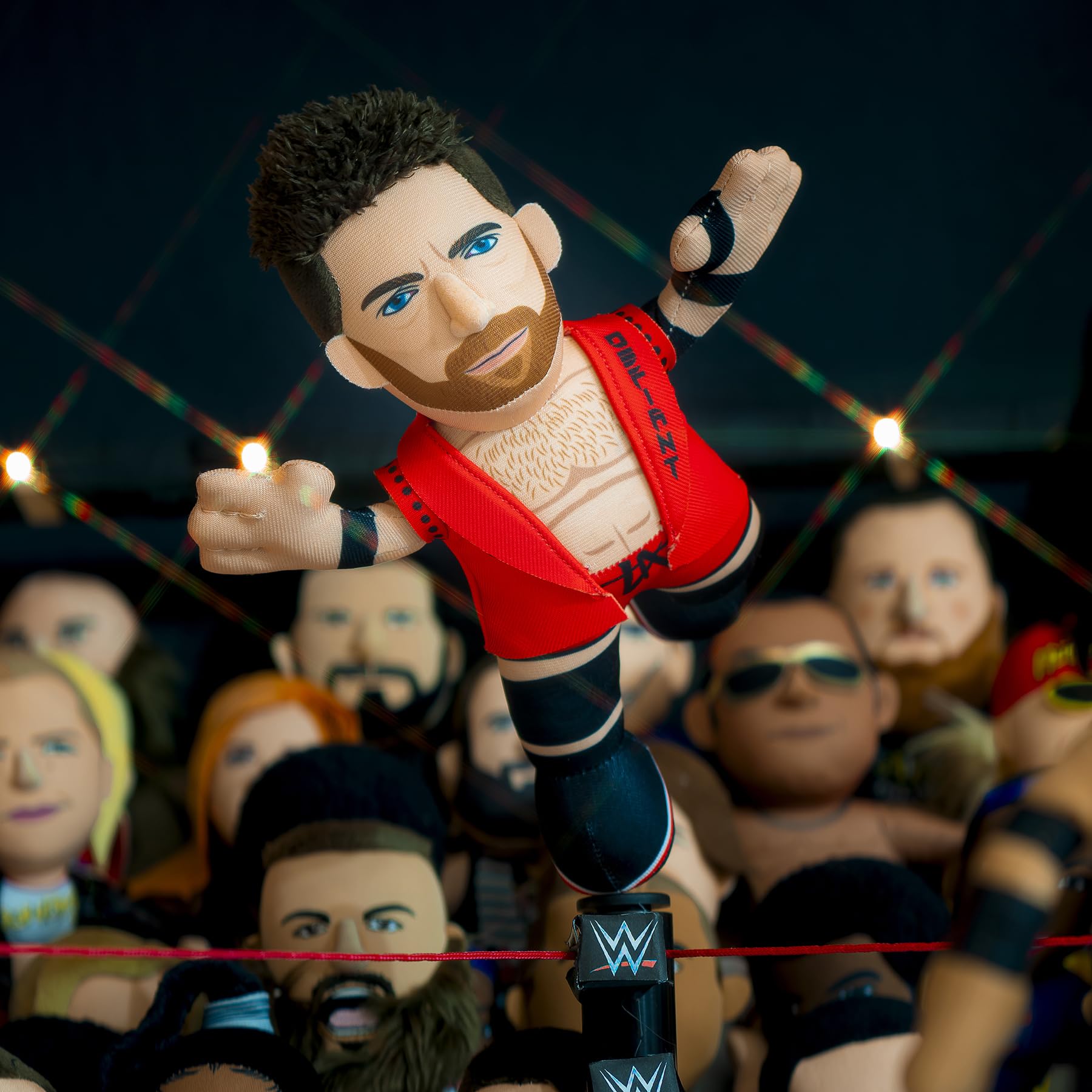 Foto 7 pulgar | Figura de Peluche Bleacher Creatures Wwe L.A. Knight de 10 cm de Altura - Venta Internacional