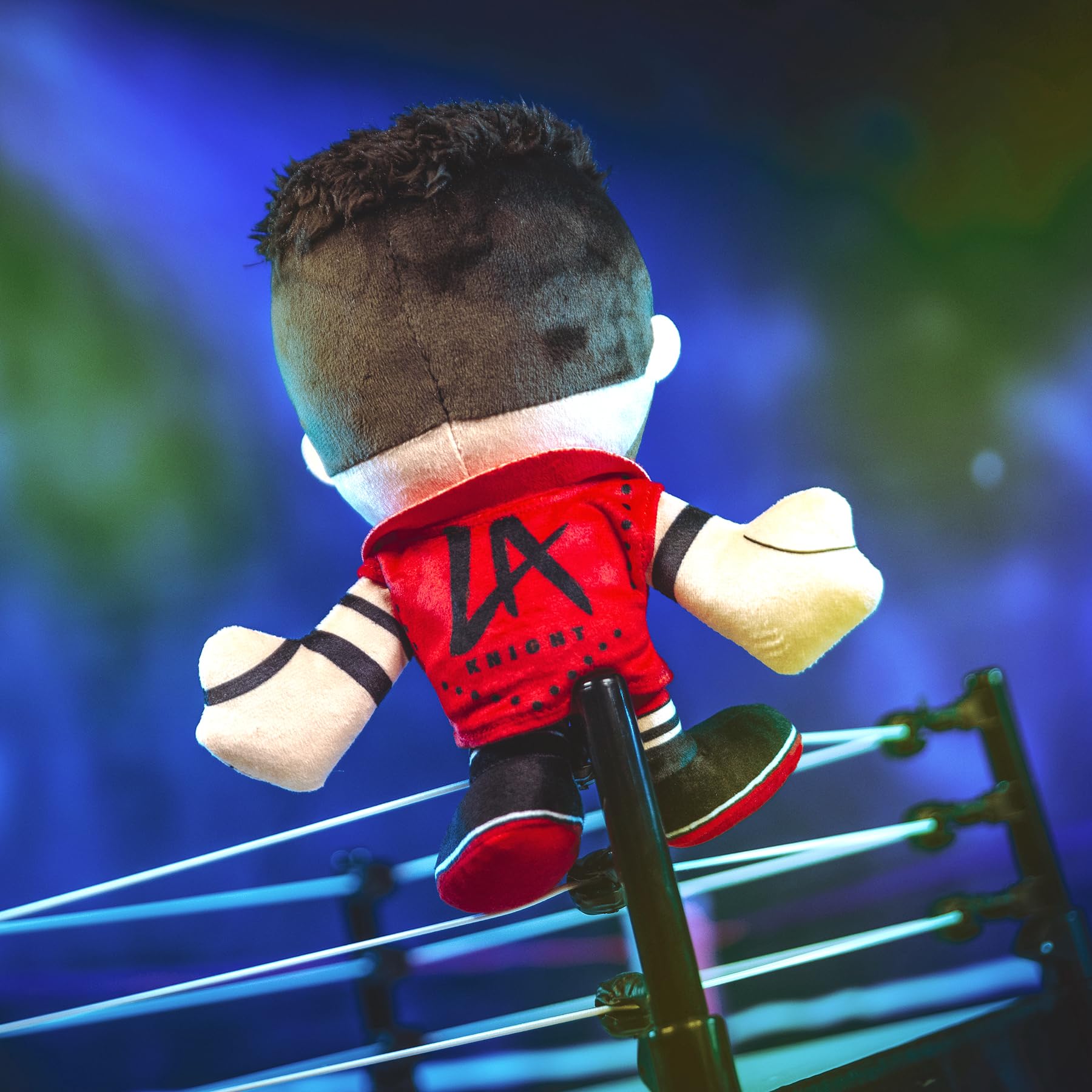 Foto 7 pulgar | Peluche Bleacher Creatures WWE L.A. Knight 8 Kuricha - Venta Internacional