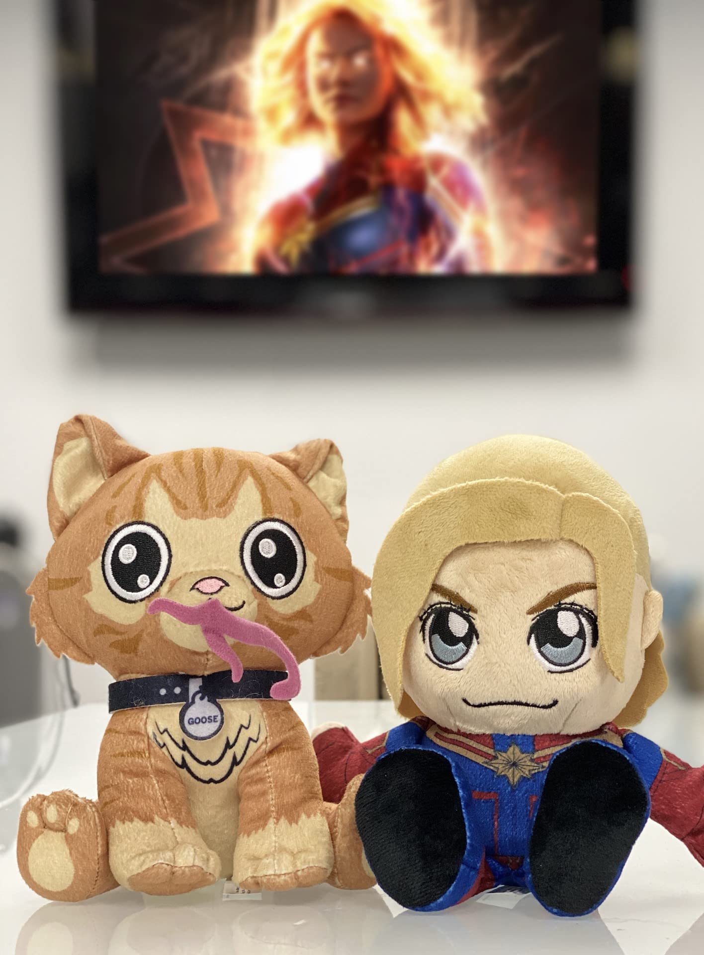 Foto 7 pulgar | Peluche Bleacher Creatures Marvel Captain Marvel de 8 Pulgadas - Venta Internacional
