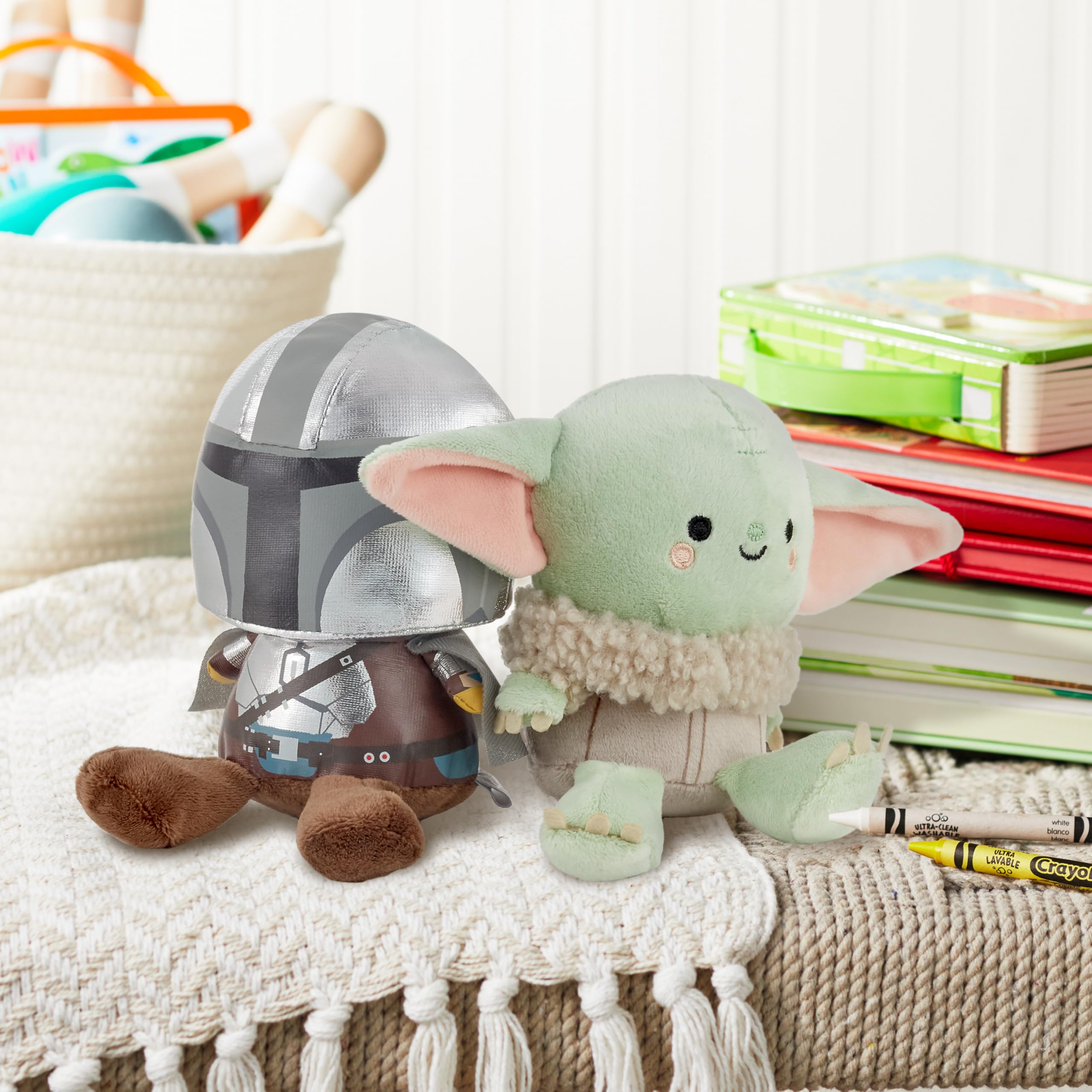 Foto 3 pulgar | Peluche Hallmark Better Together Star Wars The Mandalorian - Venta Internacional.