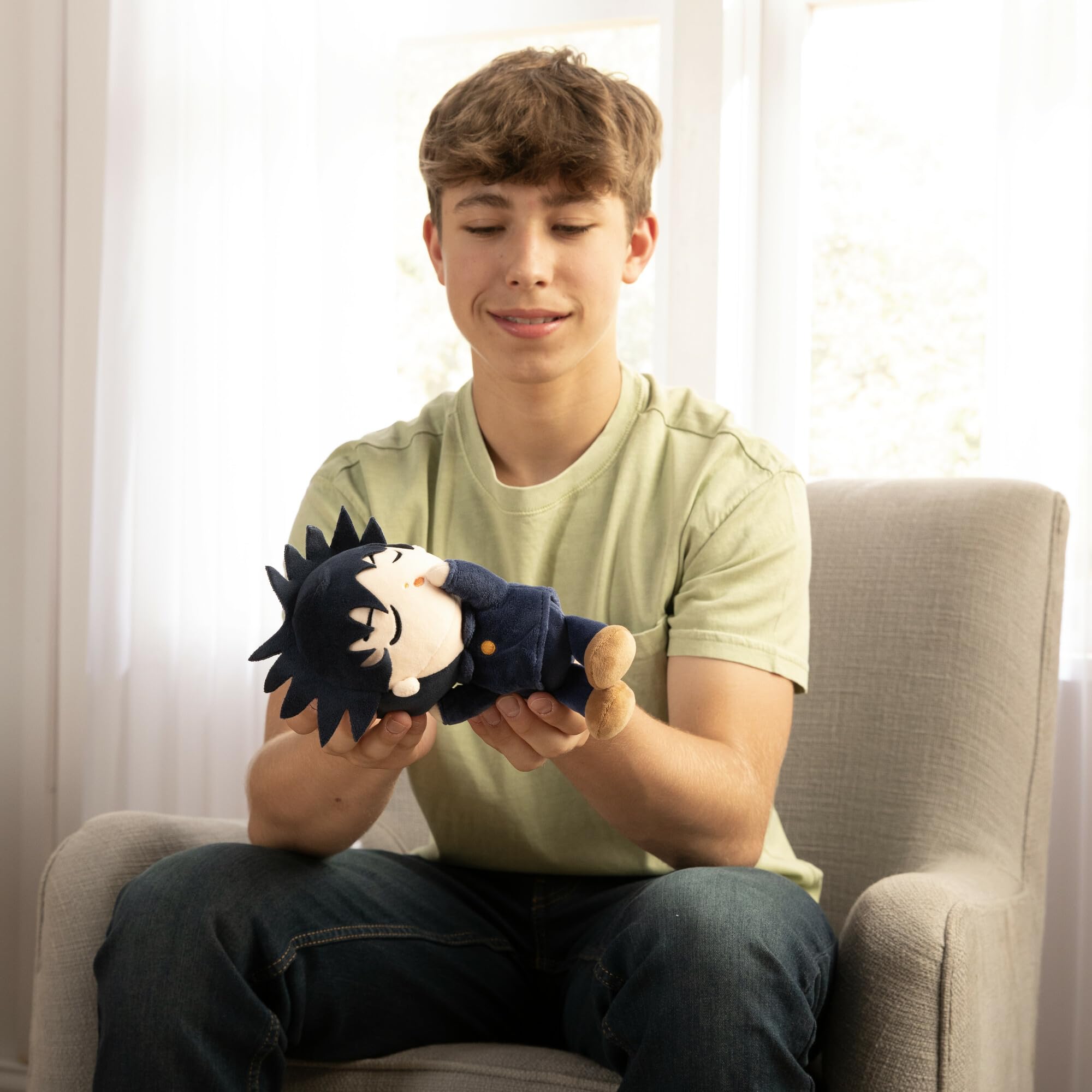Foto 4 | Peluche Club Mocchi Suya Suya Sleeping Friend Jujutsu Kaisen Megumi Fushiguro, 20 Cm - Venta Internacional.