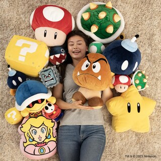 Foto 5 | Mocasines De Peluche Club Mocchi Super Mario Super Star, 38 Cm - Venta Internacional.