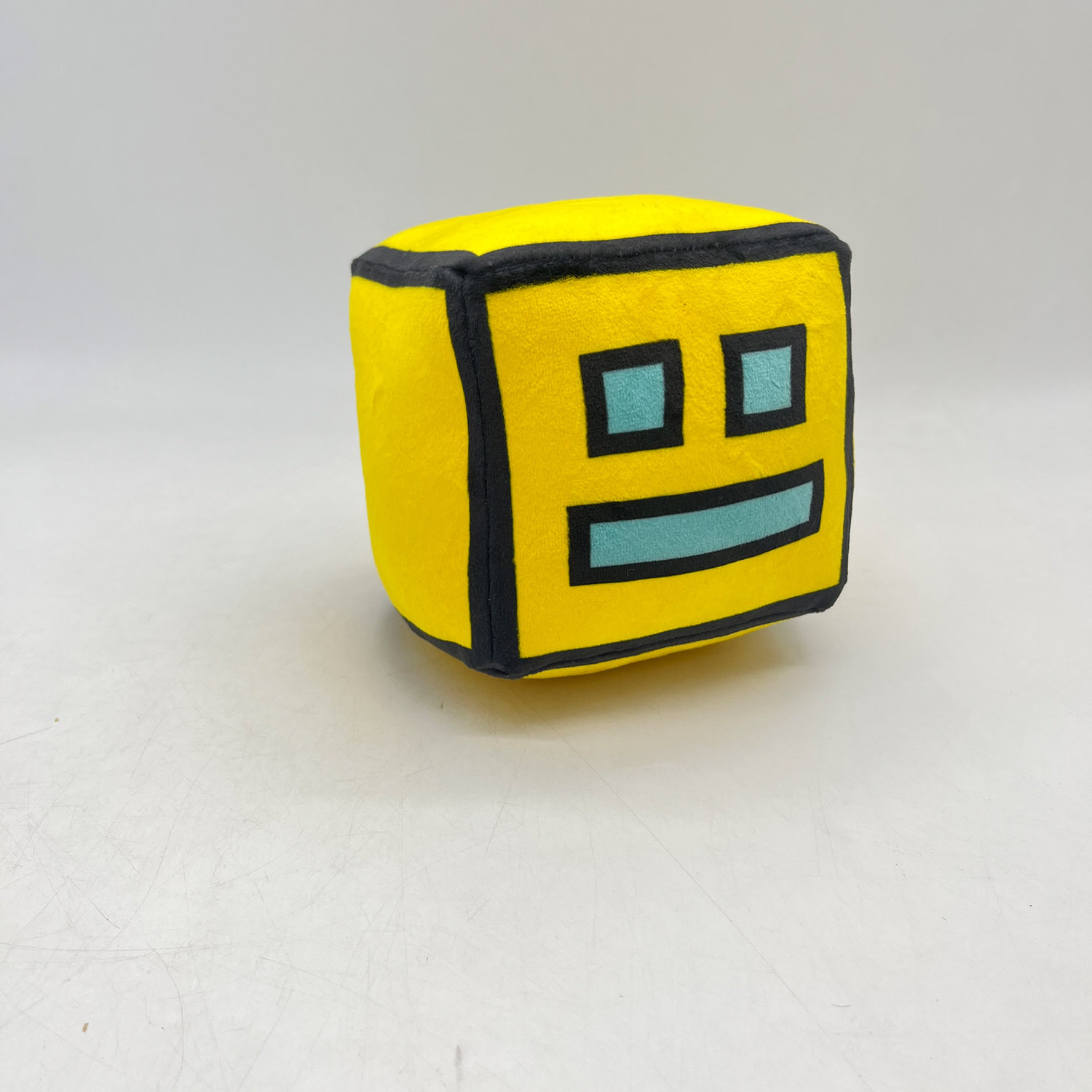 Foto 5 pulgar | Cojín Plush Doll Geometry Dash Game De 40 Cm - Venta Internacional.