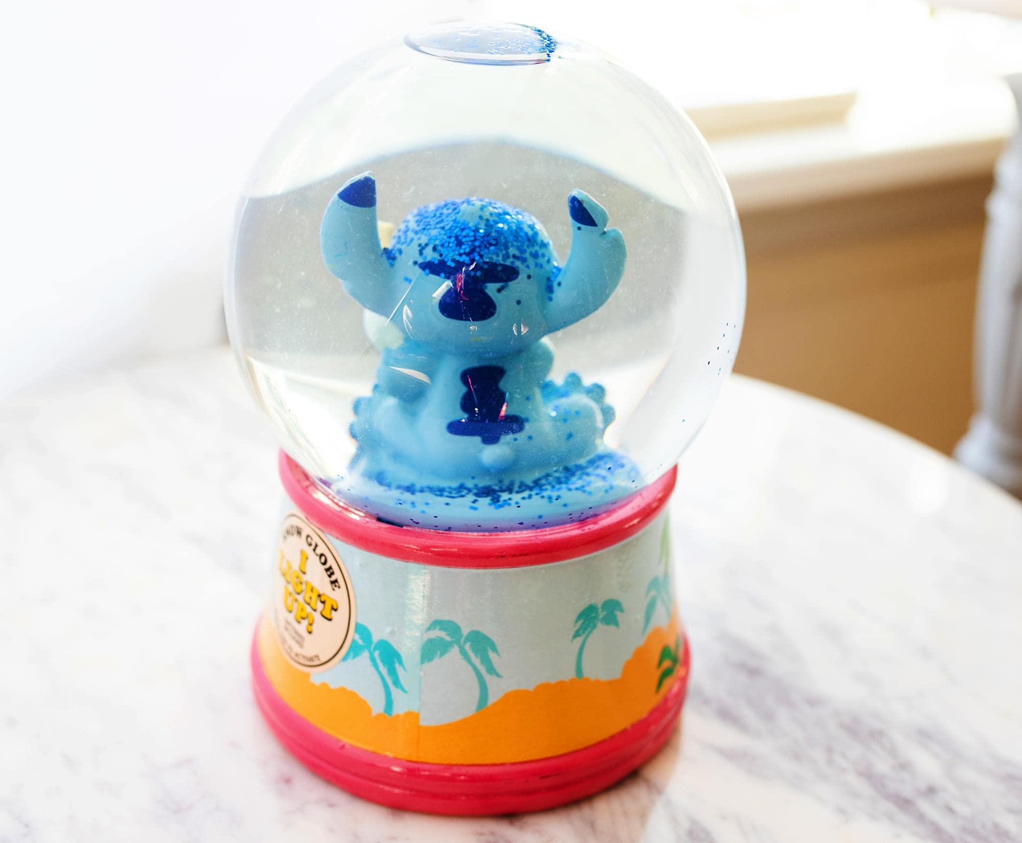Foto 6 pulgar | Bola De Nieve Disney Lilo & Stitch Ohana Ligh-up De 15 Cm De Altura - Venta Internacional.