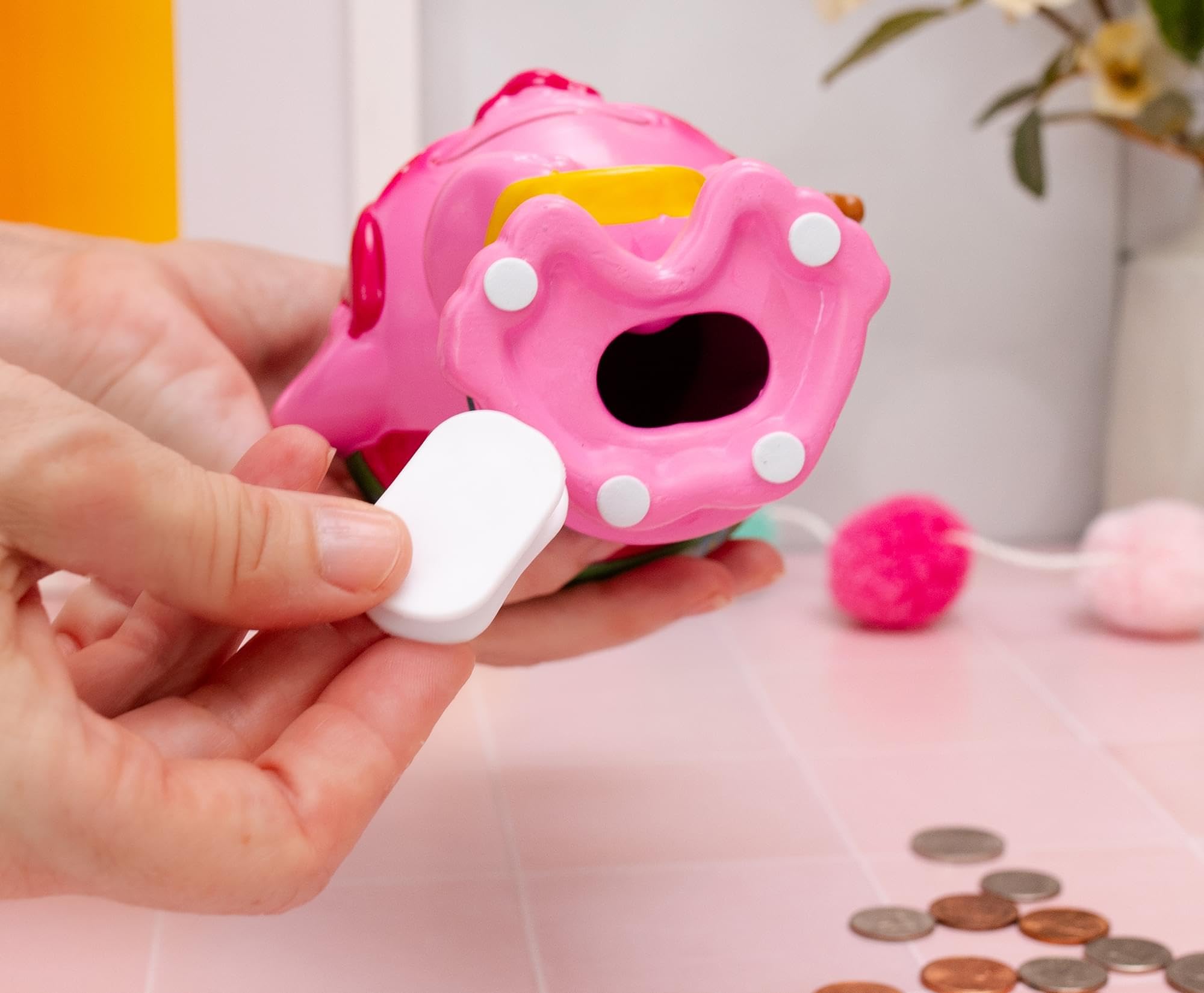 Foto 8 pulgar | Guitarra Poppy Silver Buffalo Trolls World Tour De Coin Bank - Venta Internacional.