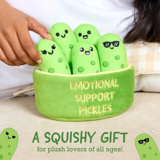 Foto 2 | Peluches Relacionados Con Emotional Support Pickles Con Cesta De Transporte - Venta Internacional.