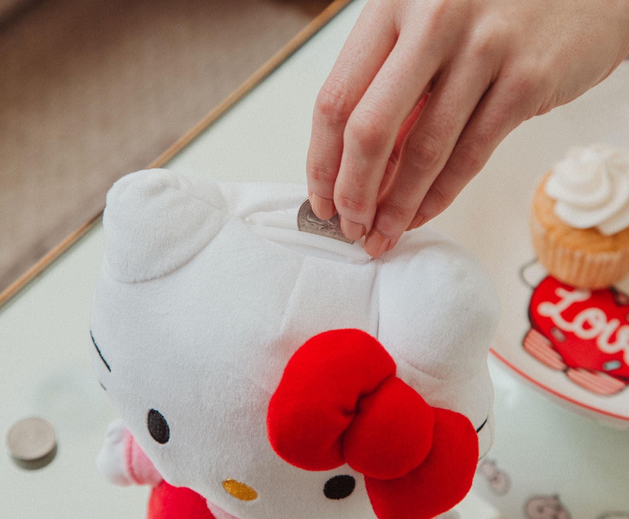 Foto 6 | Monedero De Peluche Plateado Buffalo Sanrio Hello Kitty Soft - Venta Internacional.