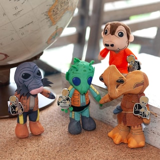 Foto 6 | Set De Alfileres De Felpa Y Esmalte Star Wars Mos Eisley's Cantina Villains - Venta Internacional.