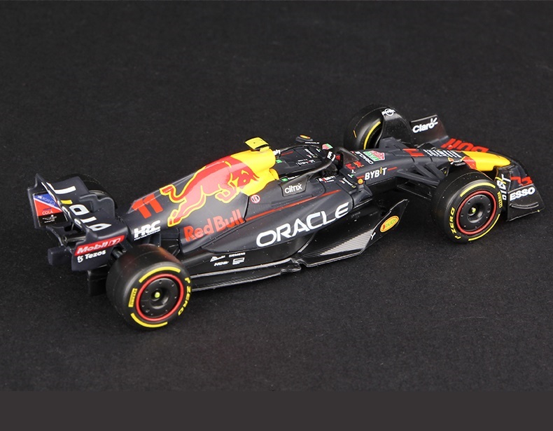 Foto 4 pulgar | Carro a Escala Bburago Rb18 color Negro F1 Redbull Sergio Checo Pérez Formula 1