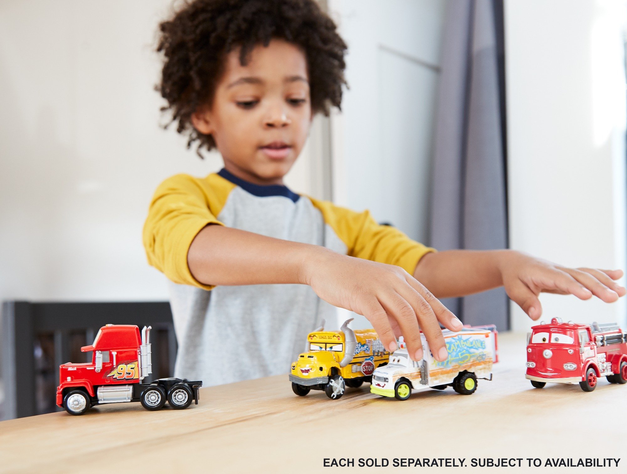 Foto 8 pulgar | Juguete Disney Cars Deluxe Mack Fundido A Presión Escala 1:55 para Niños