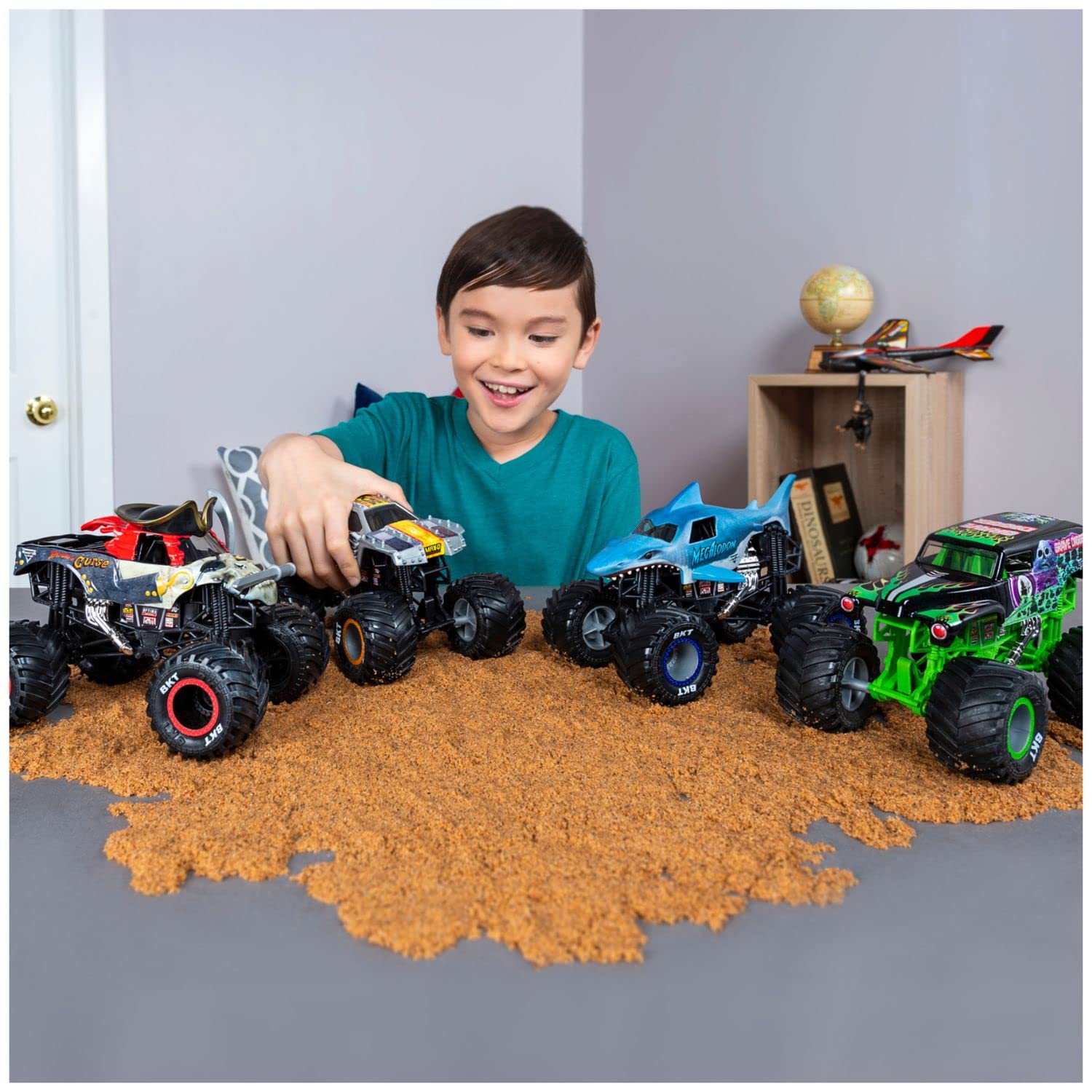 Foto 5 | Vehículo de Coleccionista Monster Jam Sparkle Smash 1:24 - Venta Internacional