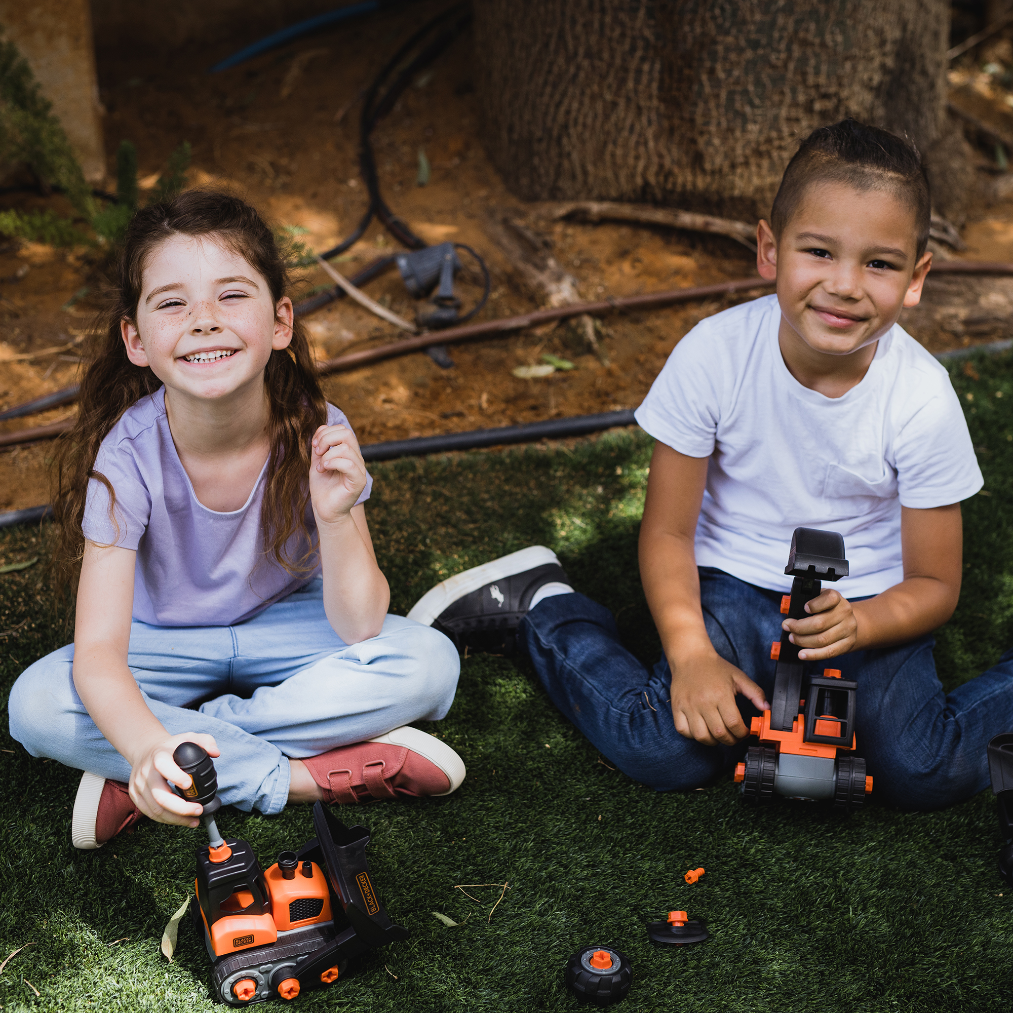 Foto 4 pulgar | Camión Excavadora Black+decker Take Apart Classic