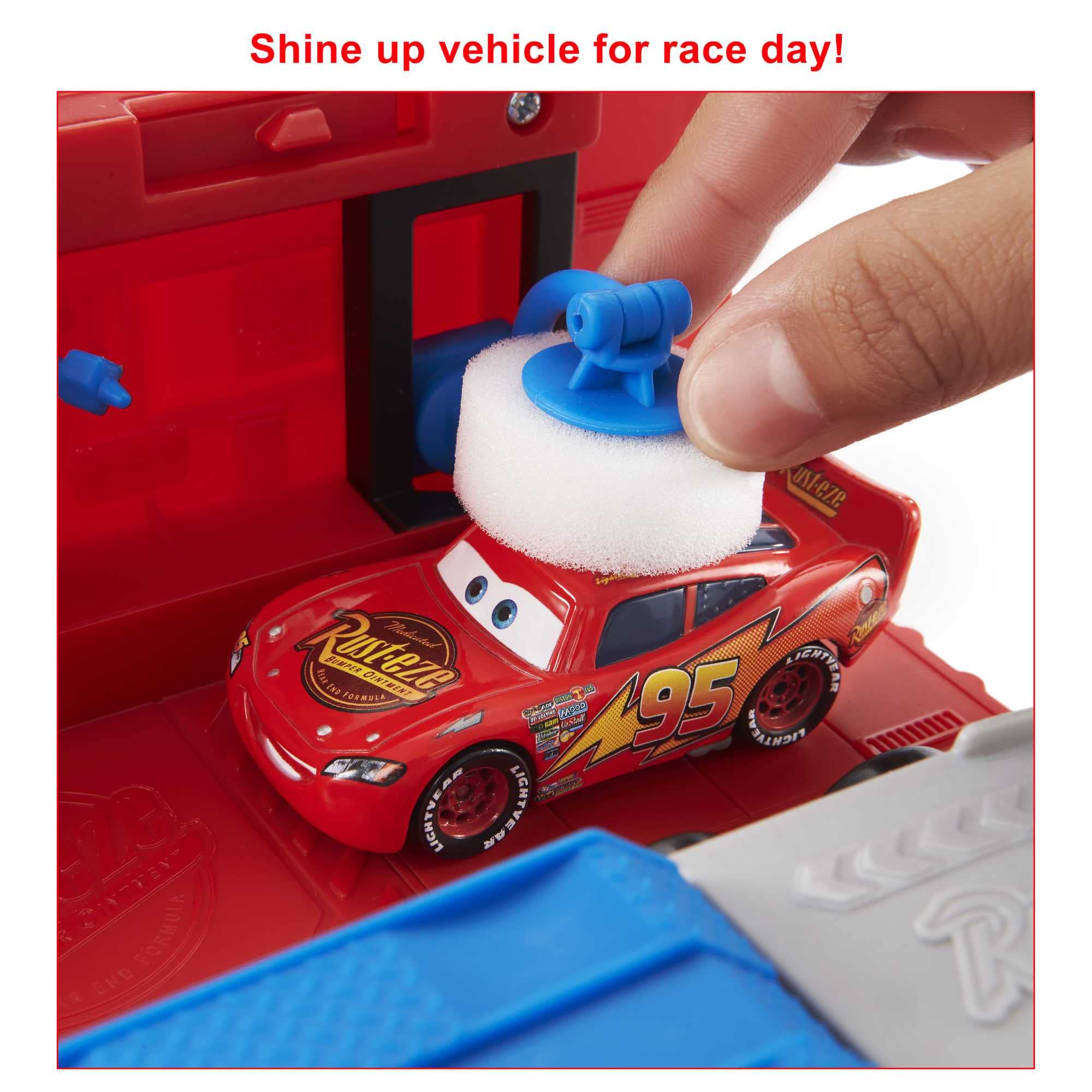 Foto 3 pulgar | Playset Mattel Disney Pixar Cars Transforming Mack Truck - Venta Internacional.