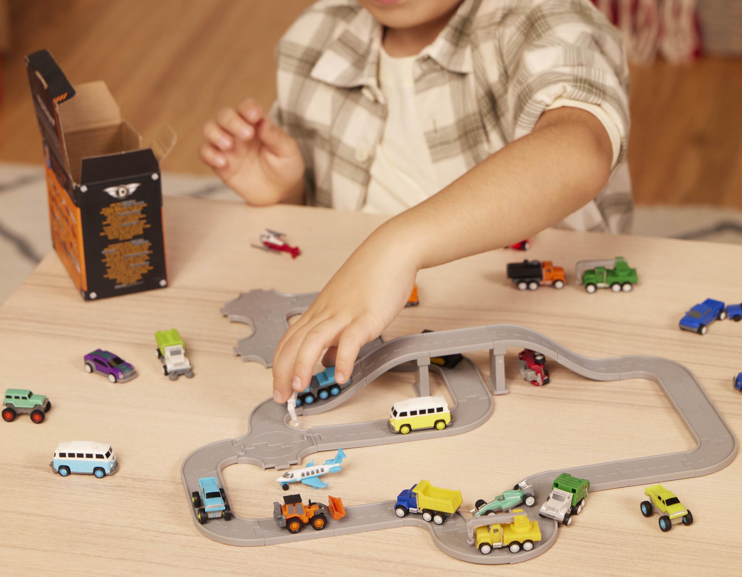 Foto 2 | Set De Juego De Coche De Juguete Driven By Battat Pocket Fleet 1 Con 20 Minijuegos - Venta Internacional.
