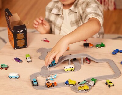 Foto 2 | Set De Juego De Coche De Juguete Driven By Battat Pocket Fleet 1 Con 20 Minijuegos - Venta Internacional.
