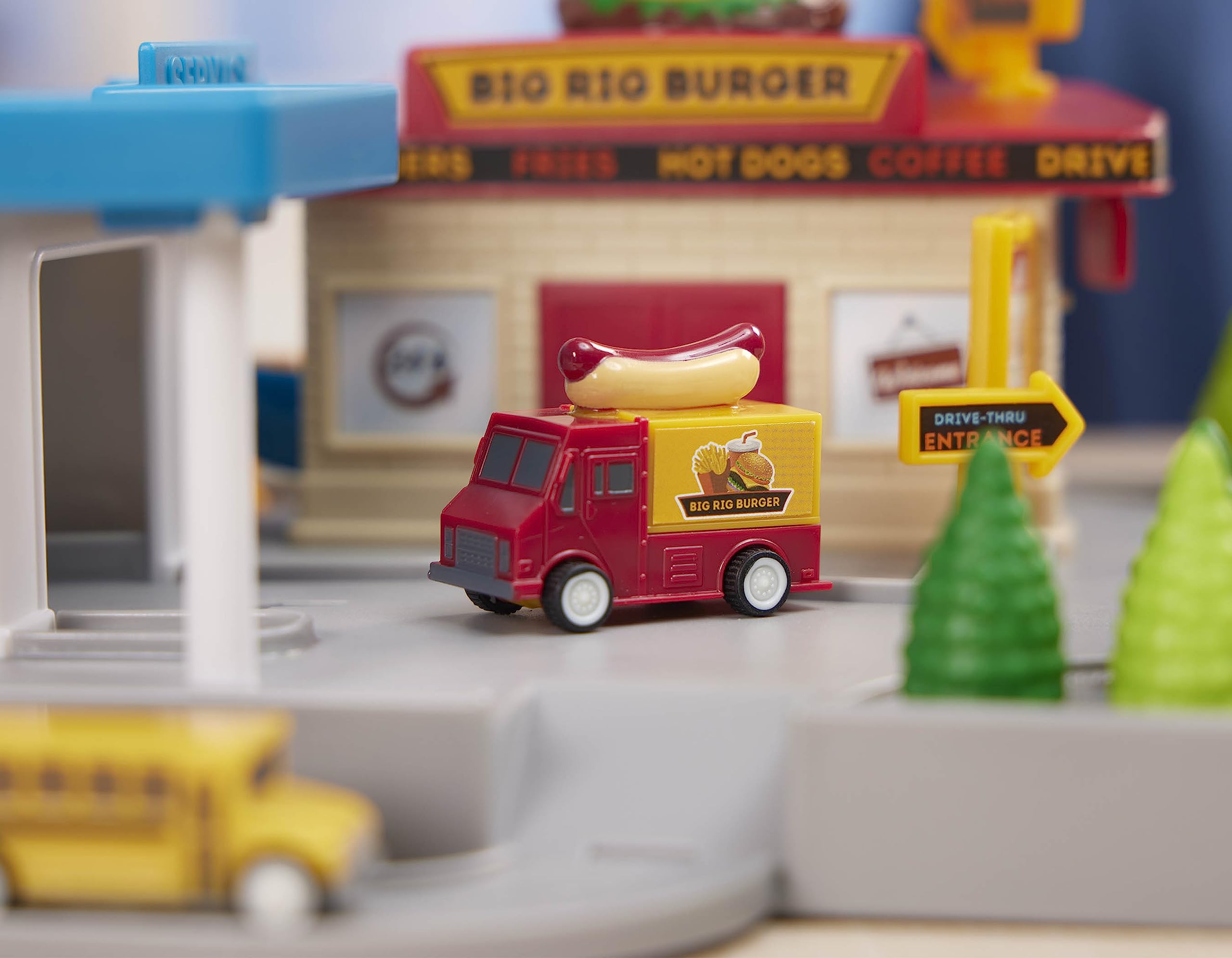 Foto 7 pulgar | Set De Juego Pilotado Por Battat Drive-thru Con 25 Minicoches Durante Más De 3 Años - Venta Internacional.