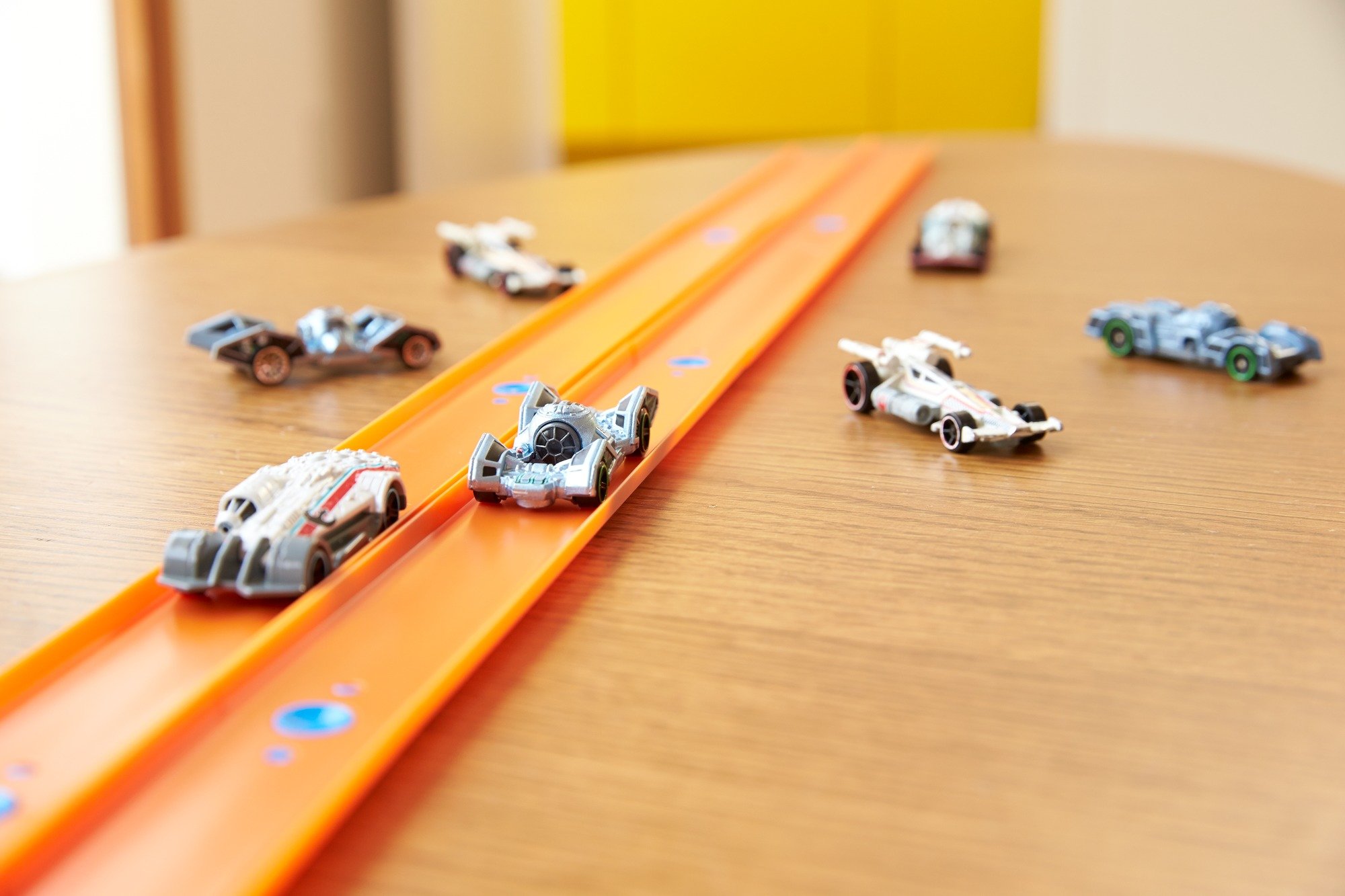 Foto 4 pulgar | Carship Hot Wheels Star Wars El Despertar De La Fuerza X-wing Orange - Venta Internacional.