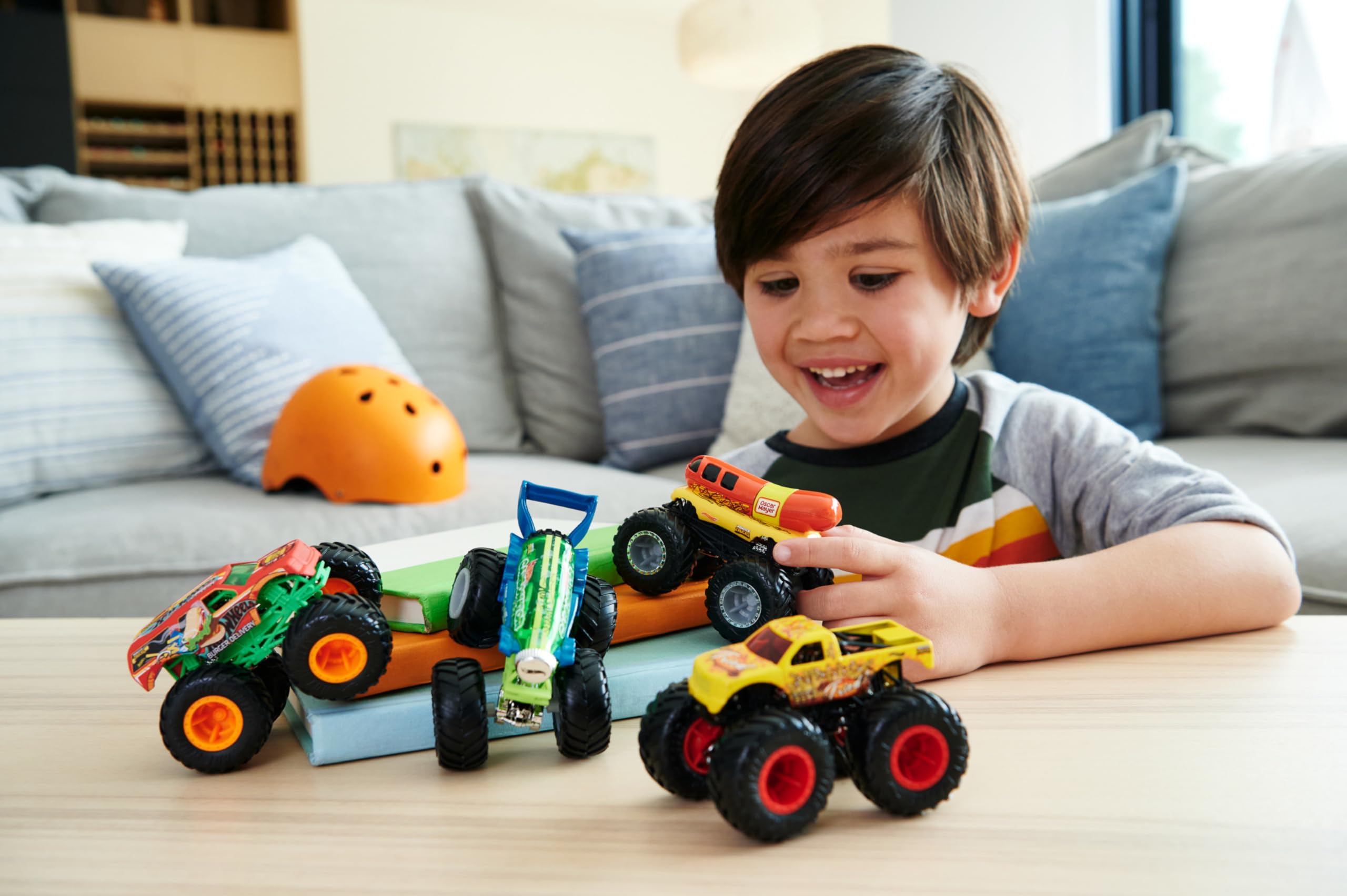 Foto 3 pulgar | Toy Trucks Hot Wheels Monster Trucks A Escala 1:64, Paquete De 4 - Venta Internacional.