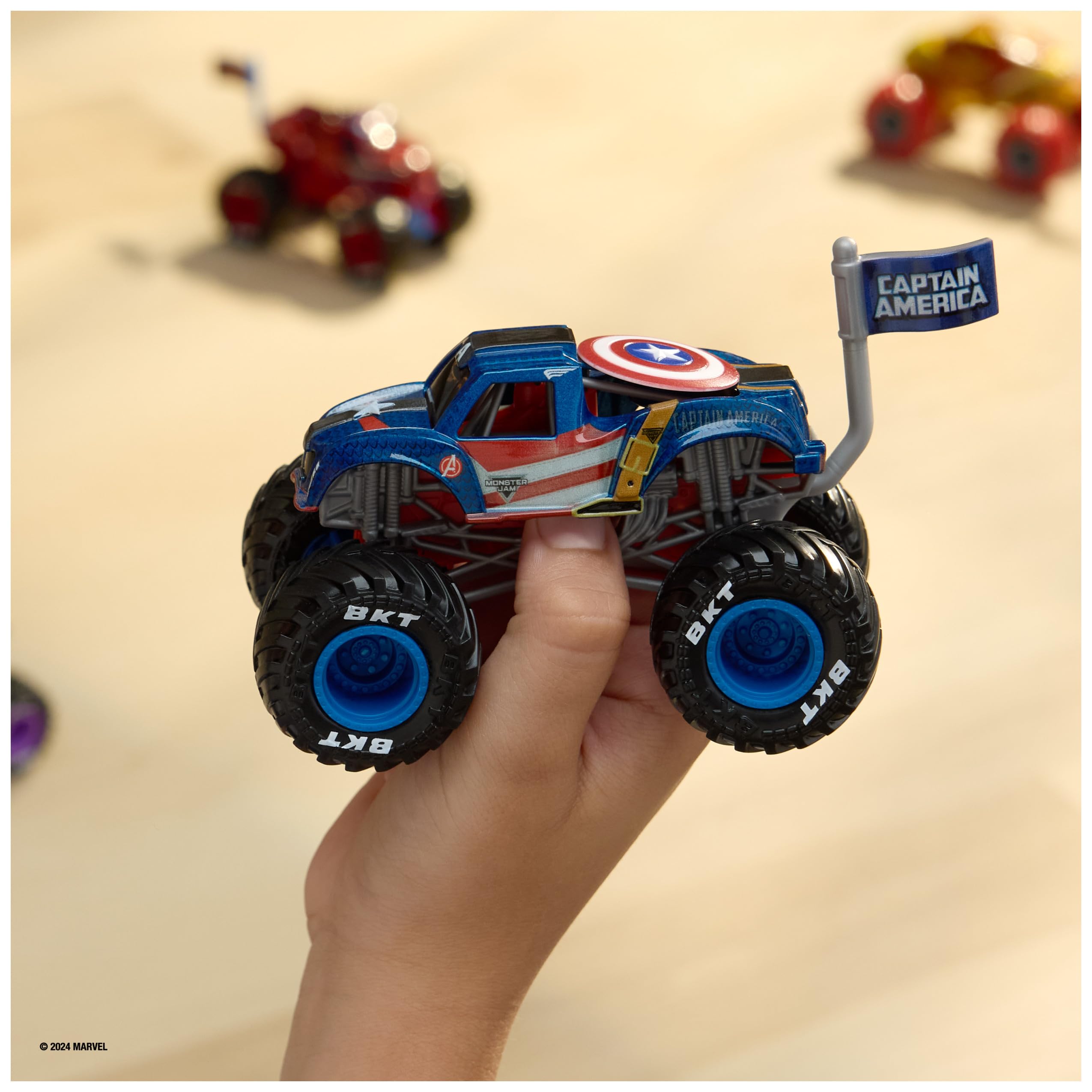 Foto 3 pulgar | Toy Monster Truck Monster Jam Marvel Capitán América 1:64 - Venta Internacional.
