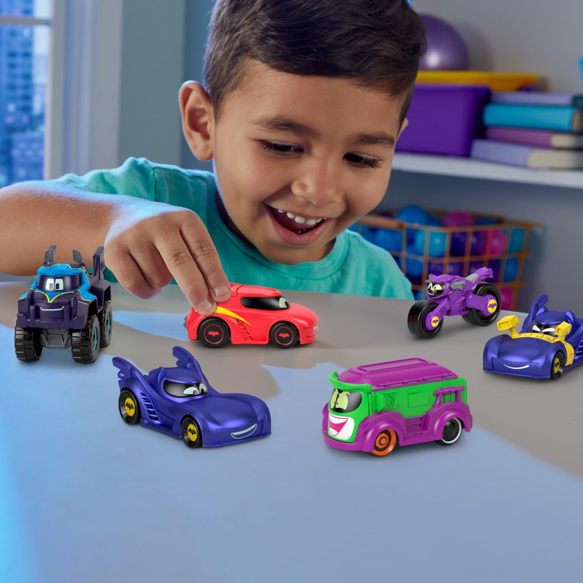 Foto 4 pulgar | Vehículo De Juguete Fisher-price Dc Batwheels Bromea Con La Furgoneta Joker - Venta Internacional.