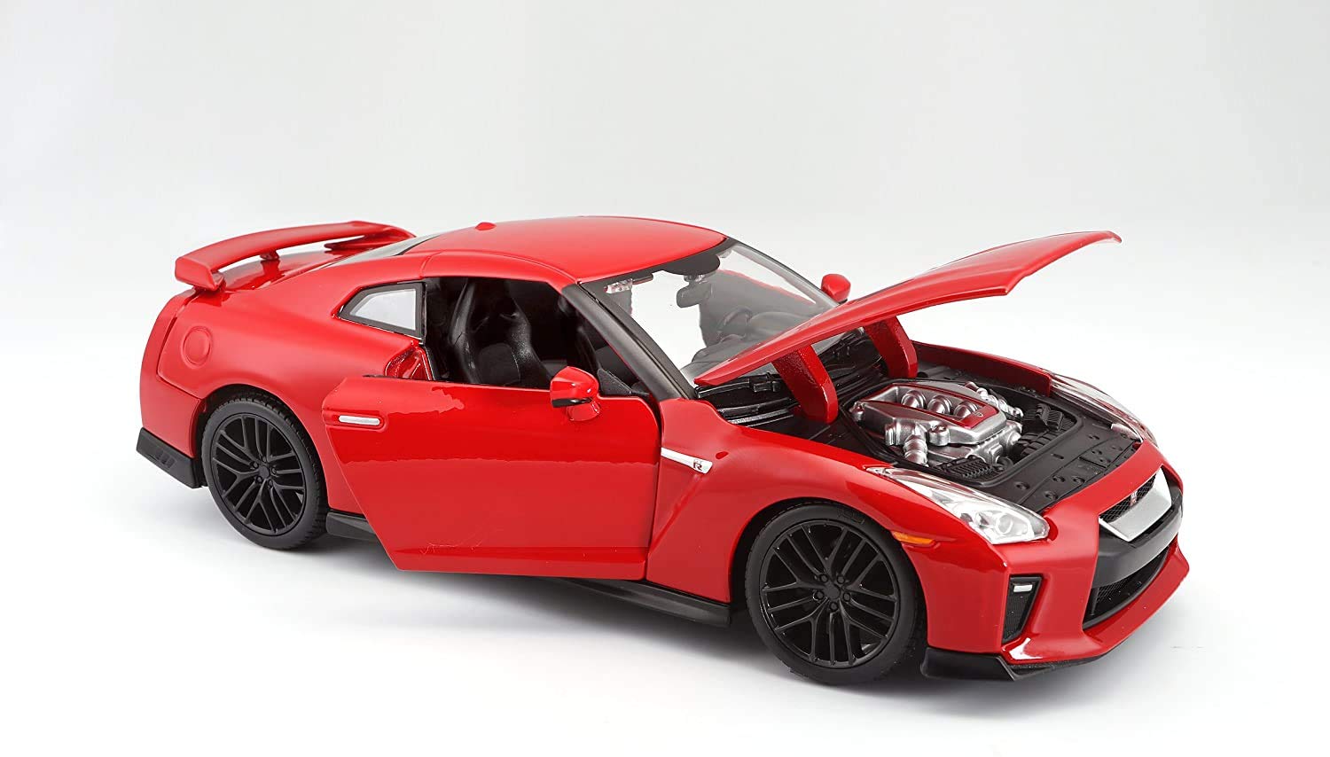 Foto 5 pulgar | Kit De Maquetas Fundido A Presión Del Nissan Gt-r 2017 A Escala 1:24 Bburago - Venta Internacional.