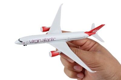 Foto 7 | Avión De Juguete Daron Virgin Atlantic Q350 De Metal Fundido A Presión Durante Más De 3 Años - Venta Internacional.