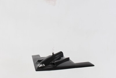 Foto 6 | Bombardero Flying Toy Daron B-2, Funciona Con Pilas Y Cuerda - Venta Internacional.