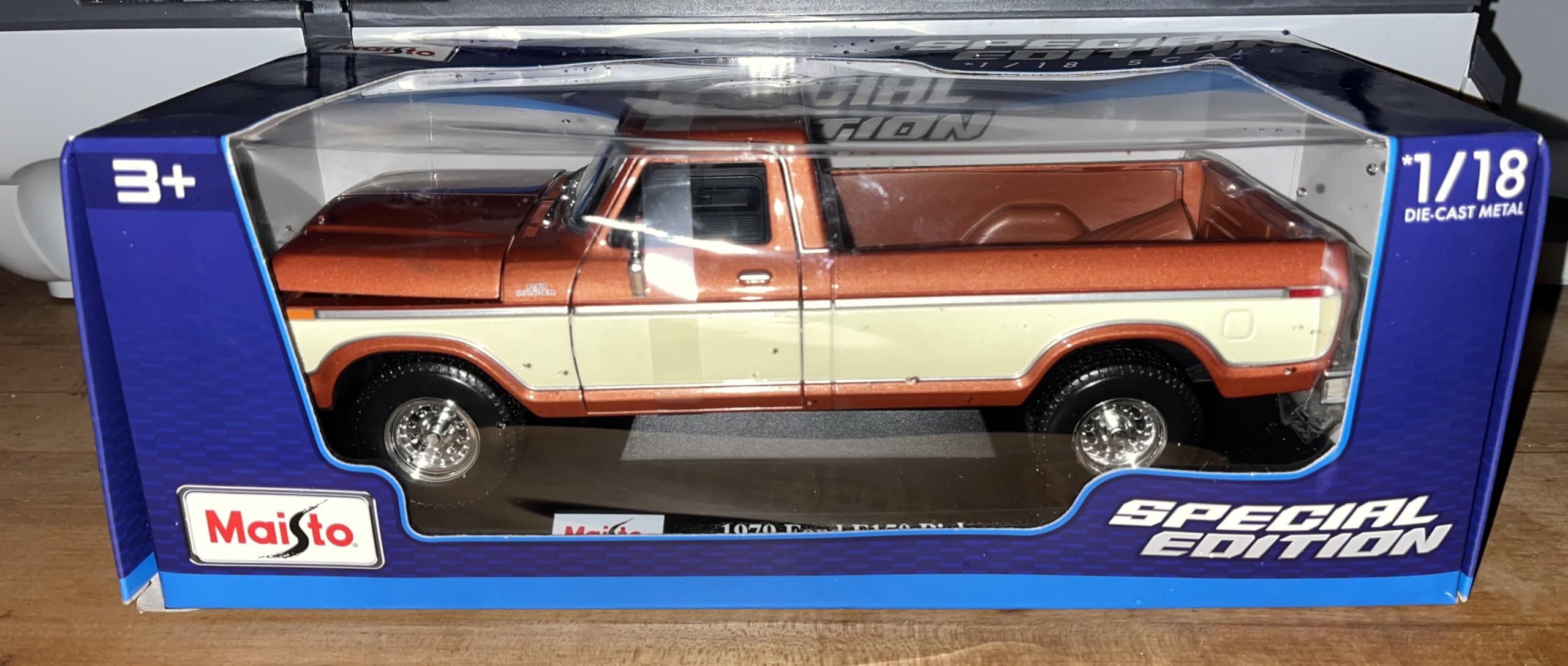 Foto 2 pulgar | Maqueta De Coche Maisto, Escala 1:18, Ford F150 Pick-up 1979, Color Crema - Venta Internacional.