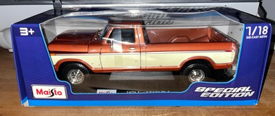 Foto 1 | Maqueta De Coche Maisto, Escala 1:18, Ford F150 Pick-up 1979, Color Crema - Venta Internacional.