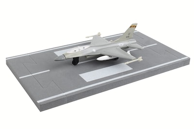 Foto 4 | Vehículo Militar De Metal Fundido A Presión Daron Runway24 F-16 - Venta Internacional.