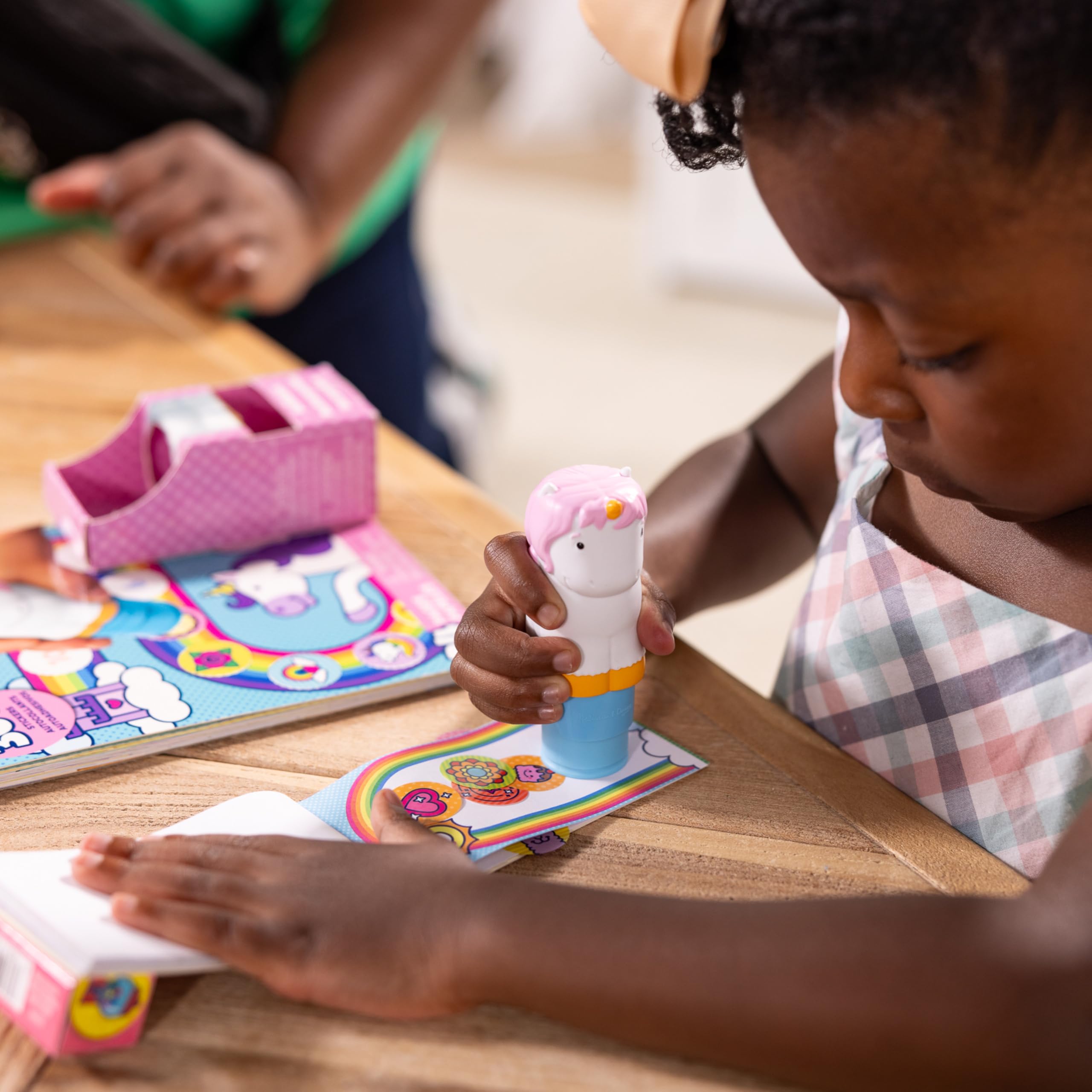 Foto 2 | Paquete De Pegatinas De Melissa Y Doug ¡guau! ™ Unicornio Con 500 Pegatinas - Venta Internacional.