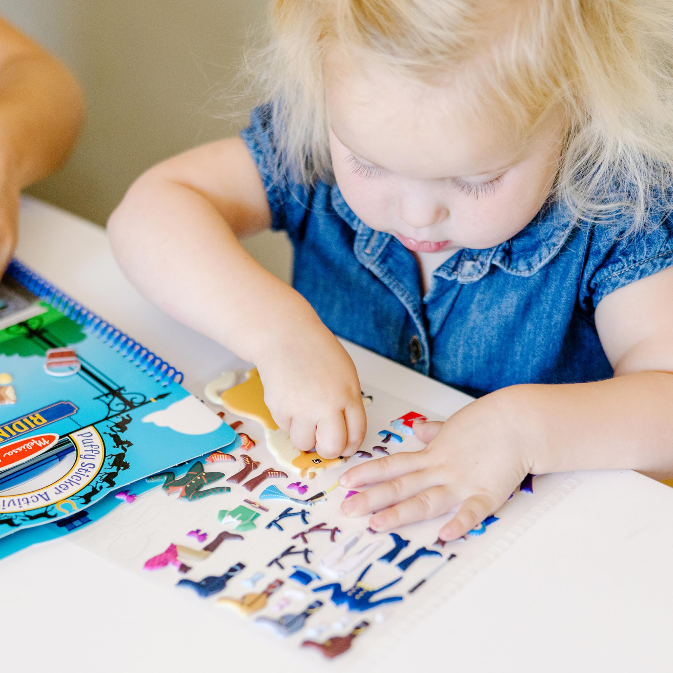 Foto 2 | Libro De Actividades Con Pegatinas Hinchables Melissa & Doug Riding Club - Venta Internacional.