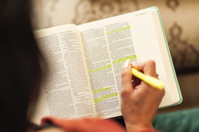 Foto 7 | Bible Niv Journal The Word, Tapa Dura De Doble Columna, Verde Azulado - Venta Internacional.
