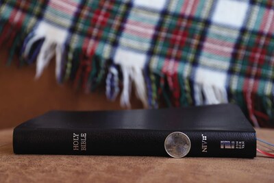 Foto 4 | Letra Bible Niv Thinline Zondervan De Piel Regenerada Negra Y Roja - Venta Internacional.