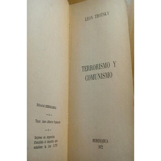 Foto 2 | Terrorismo Y Comunismo