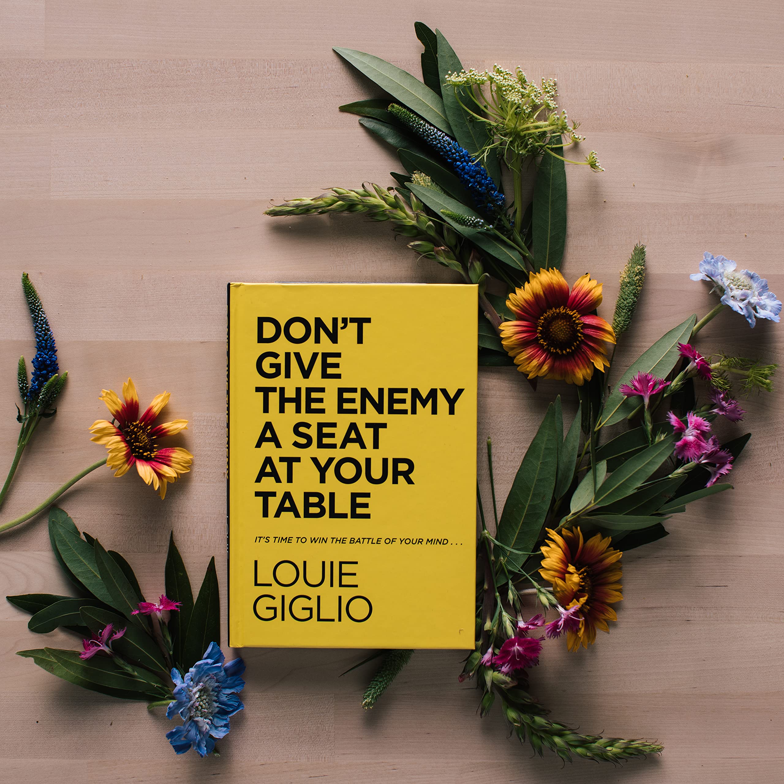 Foto 4 pulgar | Libro No Le Des Al Enemigo Un Asiento En Tu Mesa Harpercollins - Venta Internacional.