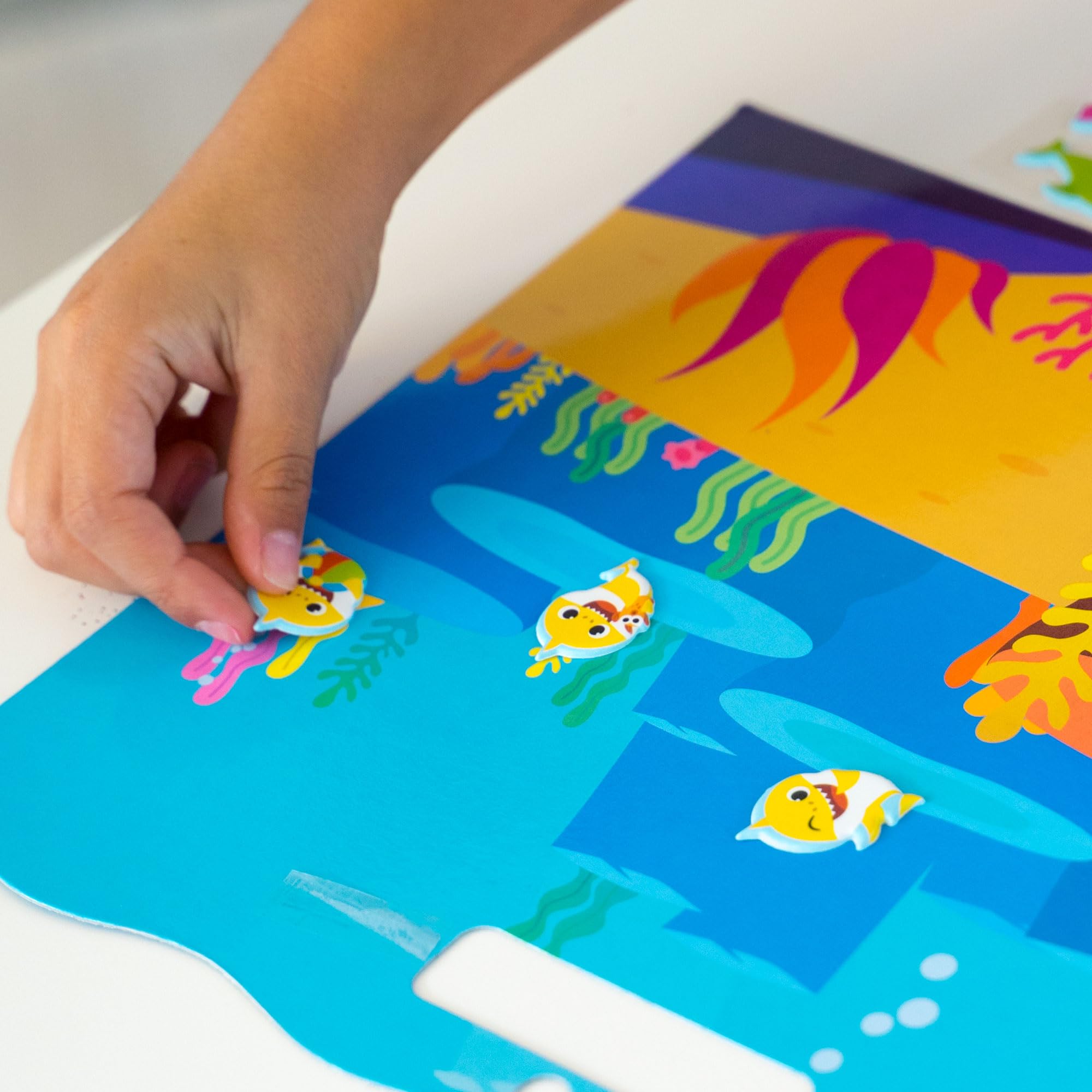 Foto 4 | Sticker Play Set Baby Shark 100 Pegatinas Hinchadas Reutilizables - Venta Internacional.