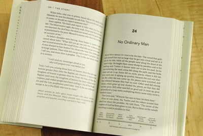 Foto 5 | Libro Zondervan (niv): La Historia, Biblia De Tapa Dura - Venta Internacional.