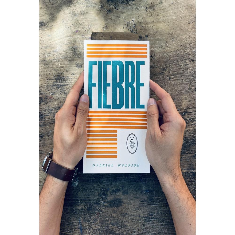 Foto 3 pulgar | Fiebre