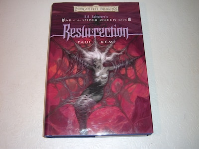 Foto 1 | Libro Resurrection: La Guerra De La Reina Araña, Libro Vi (usado) - Venta Internacional.