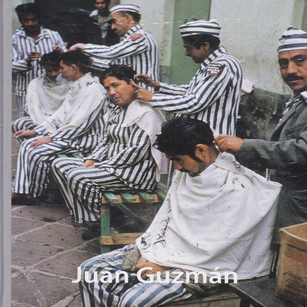 Foto 2 pulgar | Juan Guzmán. Una Visión De La Modernidad