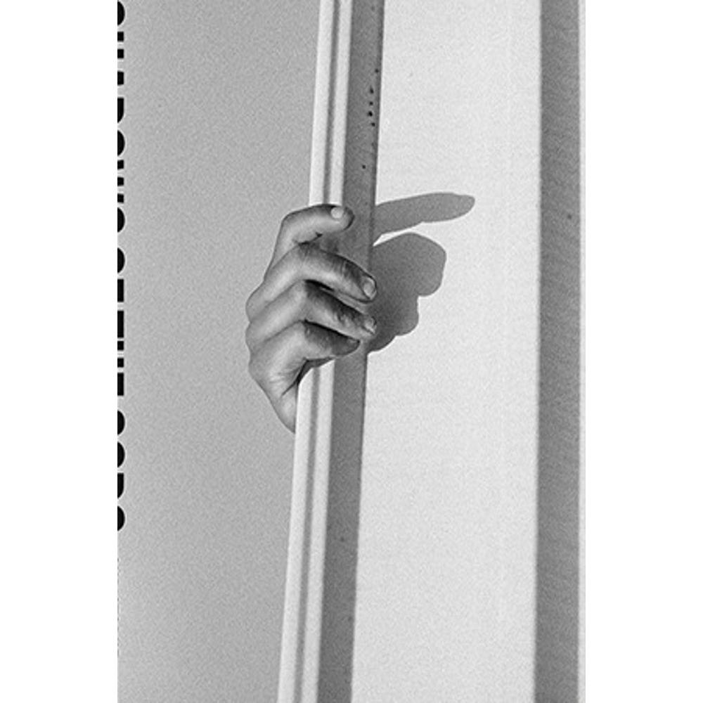 Foto 2 pulgar | Shadows Of The Gods