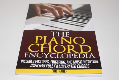 Foto 1 | Libro La Enciclopedia De Acordes Para Piano Con Más De 645 Acordes - Venta Internacional.