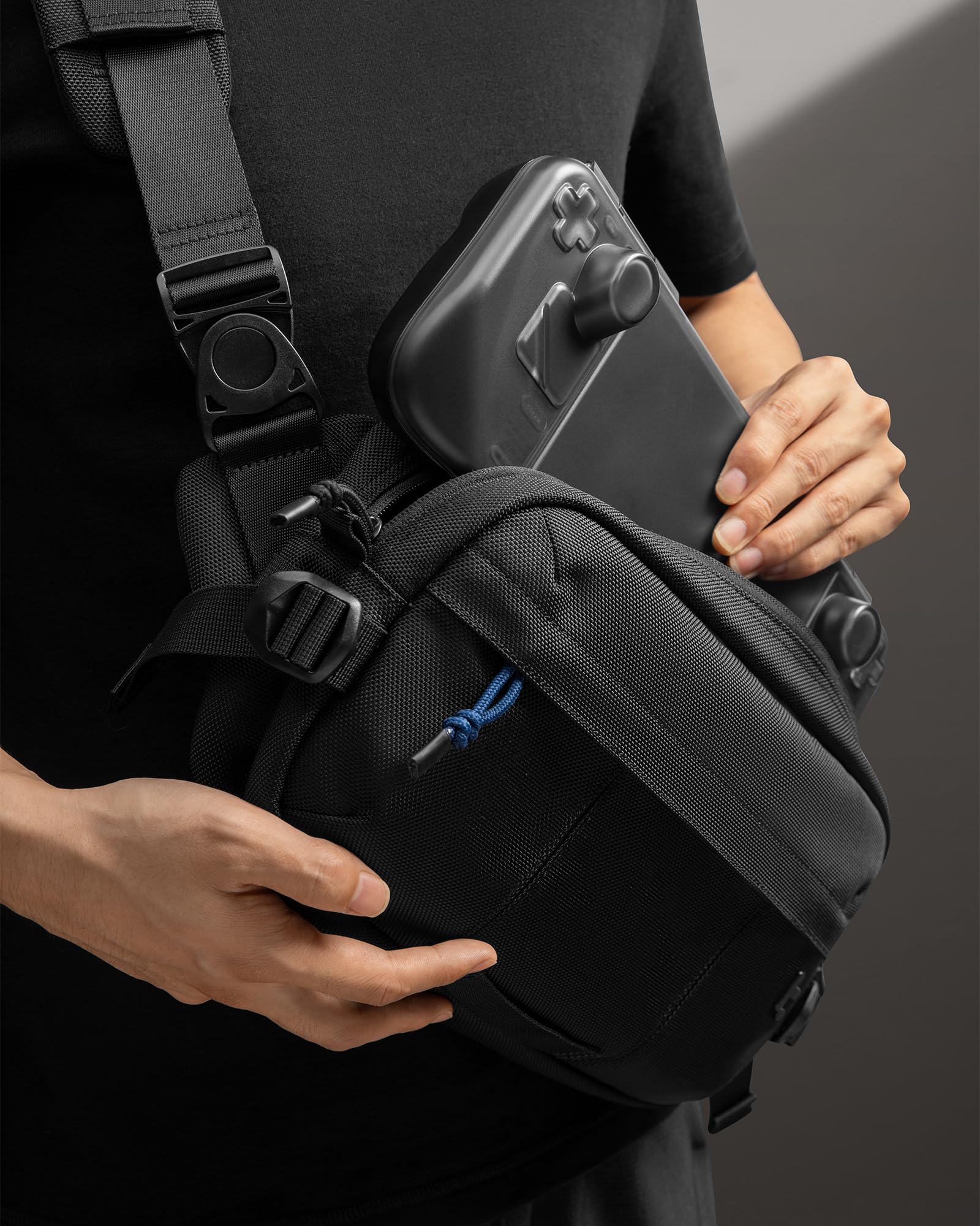 Foto 6 | Bandolera Tomtoc Resistente al Agua para Hombre - Venta Internacional