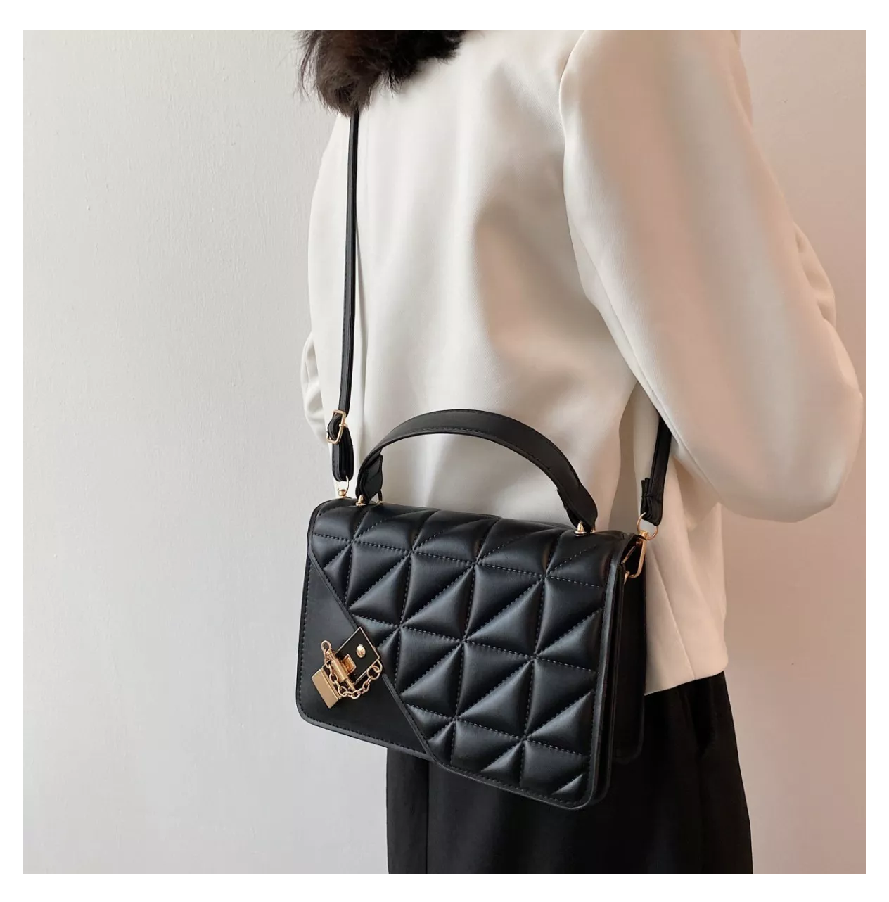 Foto 4 pulgar | Bolsa Bandolera Belug Negra
